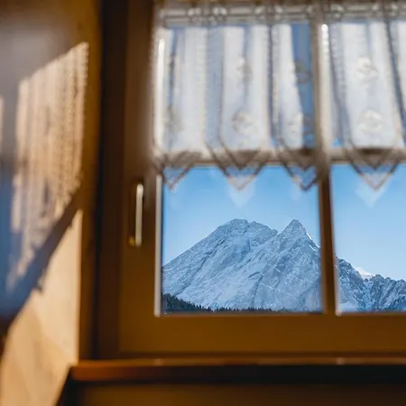 Albergo Canazei *