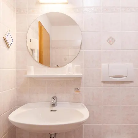 Albergo Canazei Bed & Breakfast 3*