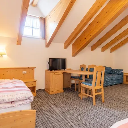 Albergo Canazei 3* 卡纳泽伊