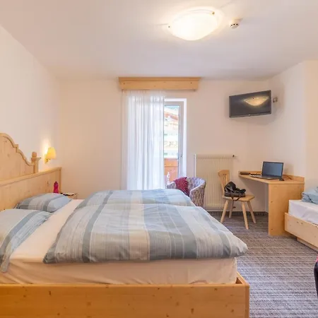 Nocleg ze śniadaniem Albergo Canazei