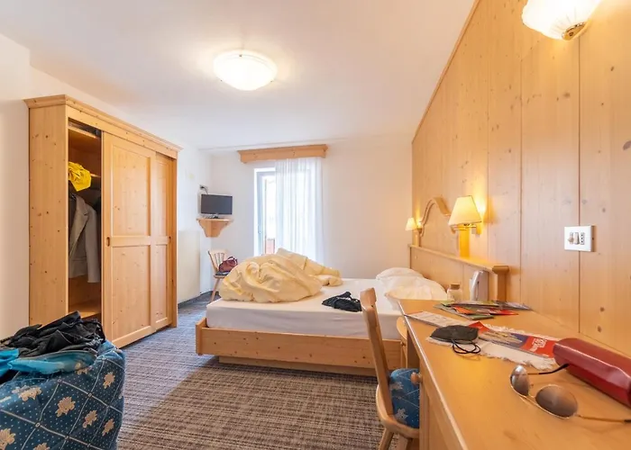 Albergo Canazei Канацеи