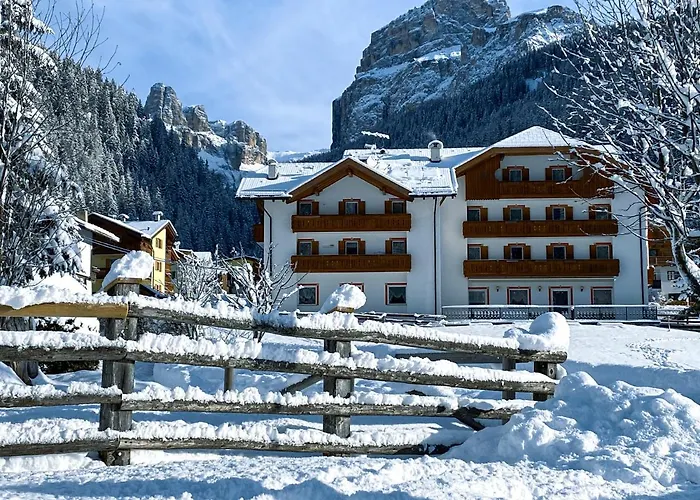 住宿加早餐酒店 Albergo Canazei 3*